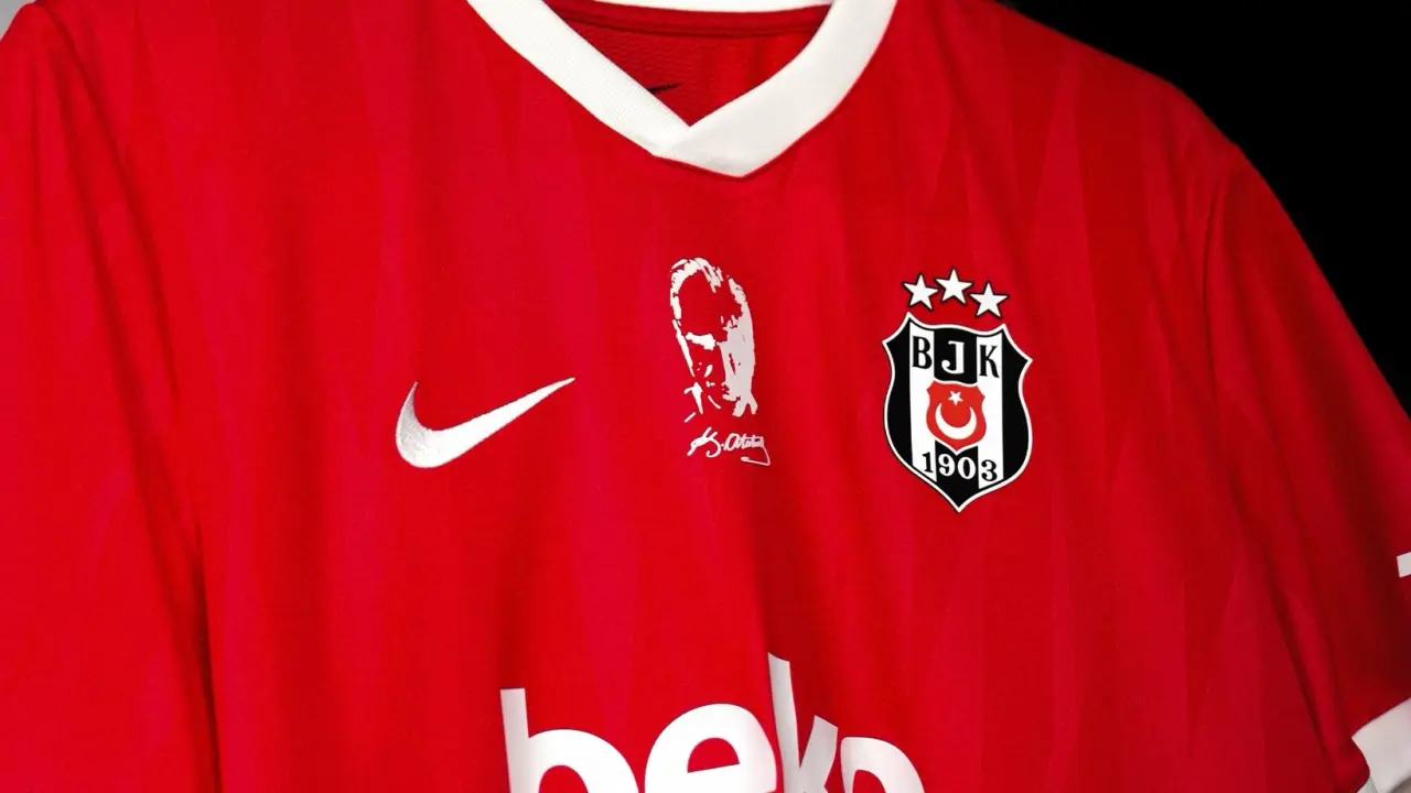 Beşiktaş, yeni formasını tanıttı!