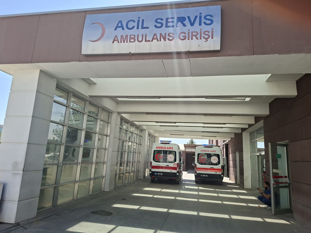 Adıyaman'da pencereden düşen 6 yaşındaki çocuk ağır yaralanarak hastaneye kaldırıldı