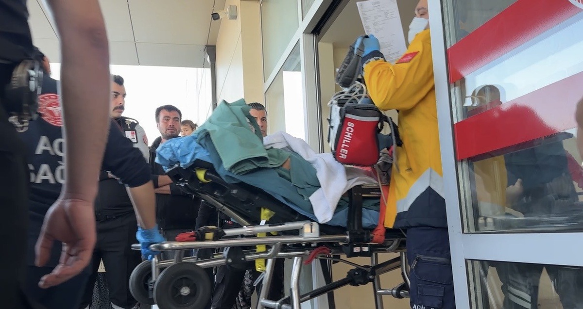Burdur'un Yeşilova ilçesinde tüfekli kavgada 1'i ağır 3 kişi yaralandı
