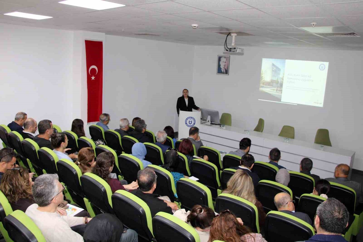 ADÜ'de KVKK uygulama eğitimi düzenlendi, birim temsilcileri katıldı