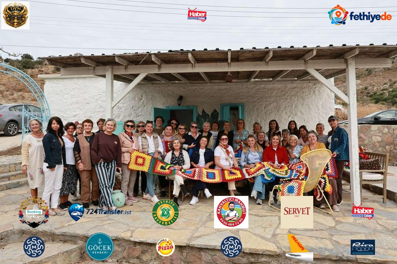 [BELEDIYE · Muğla · Bodrum] Haber: BODRUMLU KADINLAR SOKAKLAR İÇİN ÖRDÜ: 1.400 MOTİF BİR ARAYA GETİRİLDİ - Bodrum Belediyesi