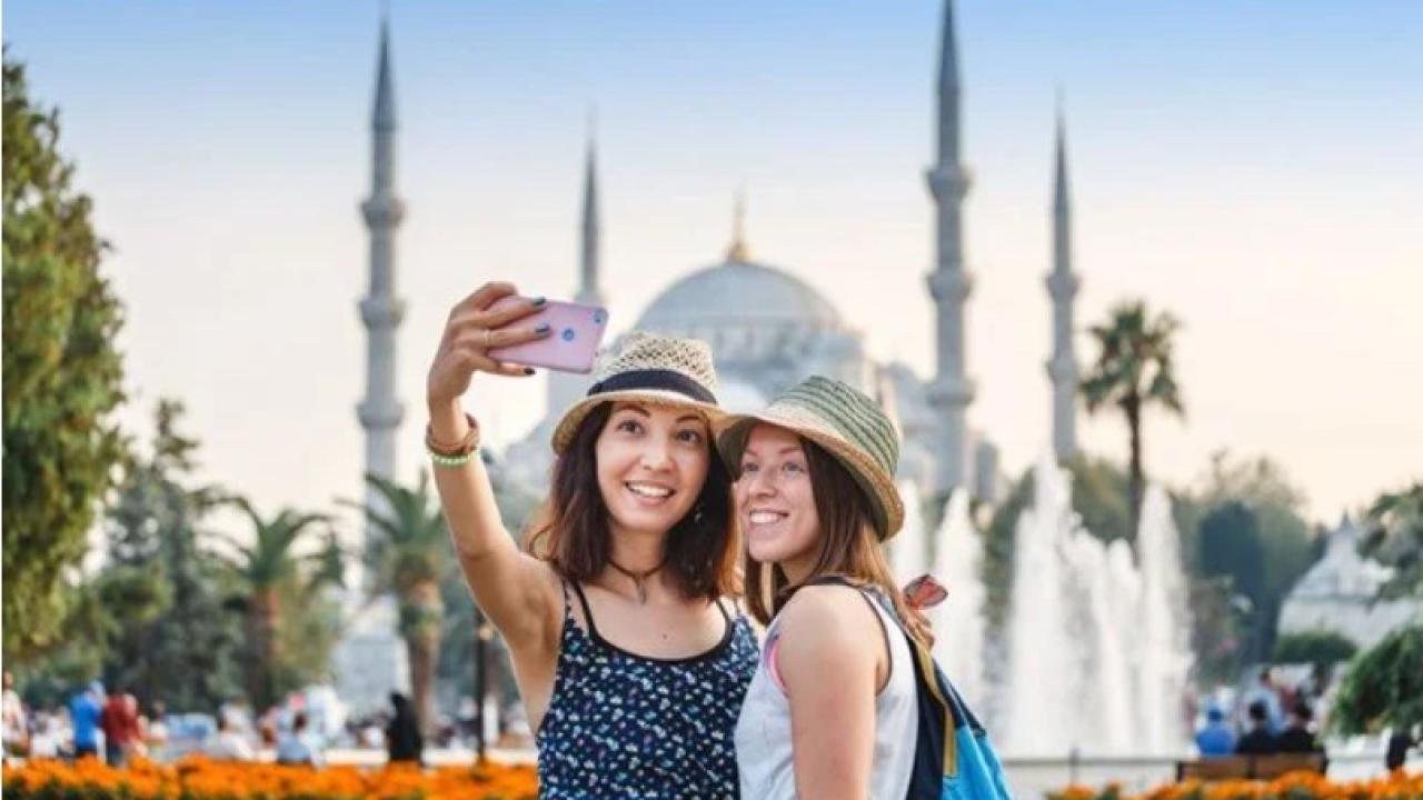 İstanbul Turizminde Çarpıcı Tablo: Turist Sayısı Artarken Otel Fiyatları Geriledi