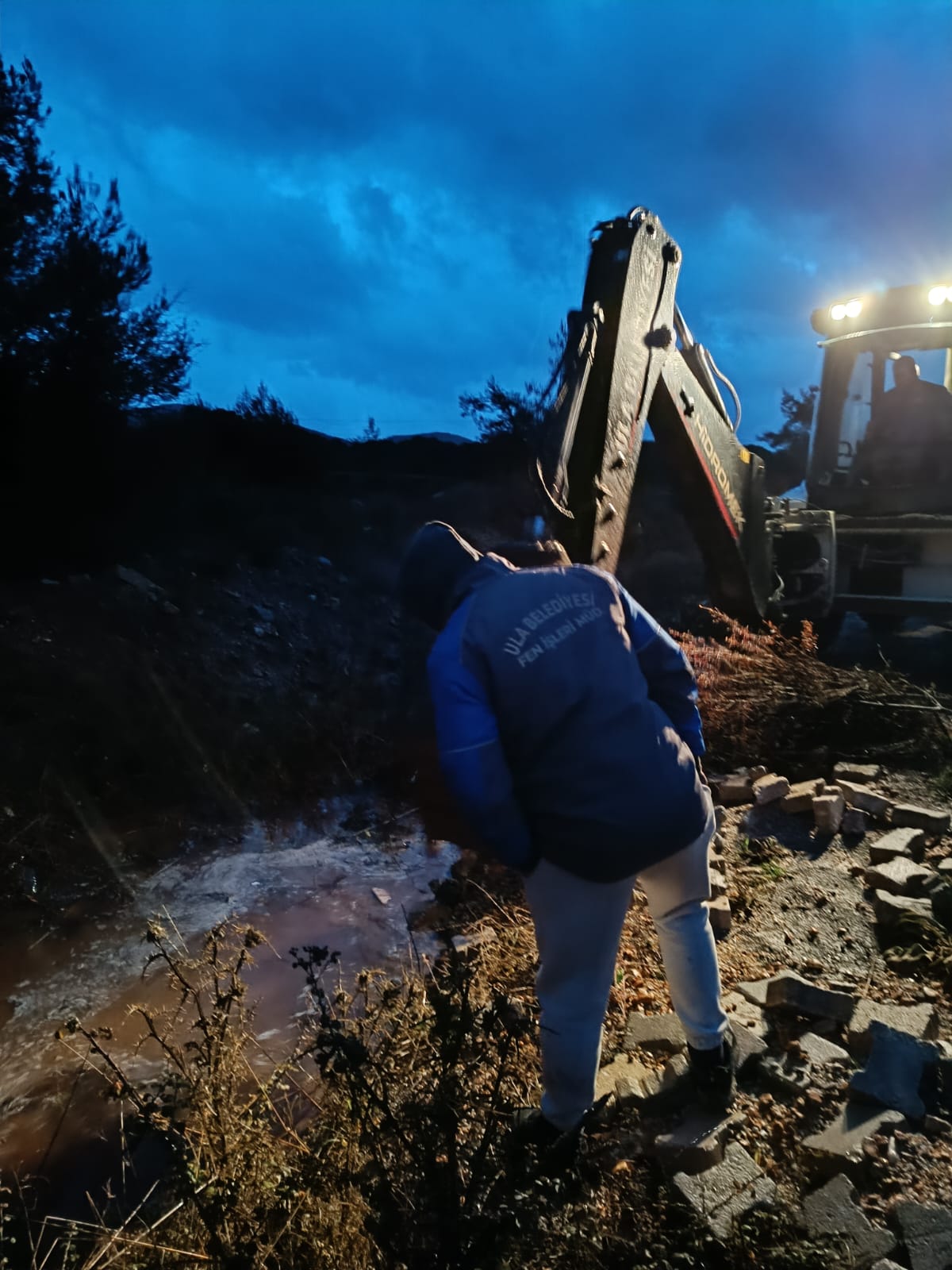 [BELEDIYE · Muğla · Ula] Ula Belediyesi yoğun yağış mesaisine gece boyunca devam etti