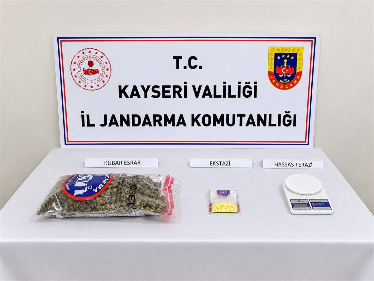 Kayseri Melikgazi'de uyuşturucu operasyonunda 3 şüpheli gözaltına alındı