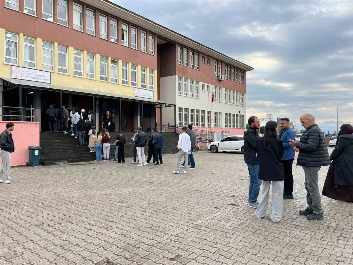 Bingöl'de 2026-KPSS Ortaöğretim oturumunda adaylar 120 soru için ter döktü