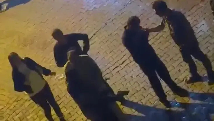 İstanbul’da kadına sokakta taciz iddiası! Vatandaşlar arasında arbede çıktı