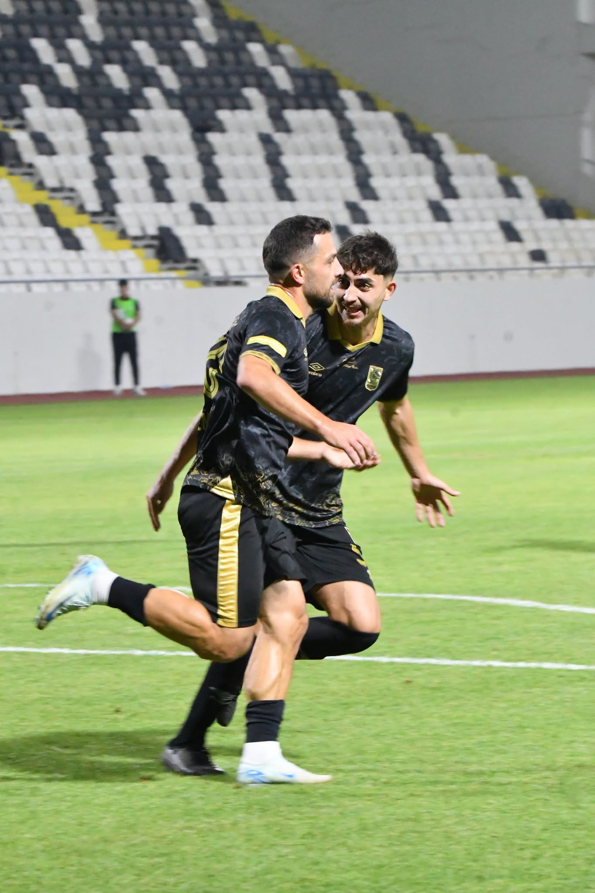 Balıkesirspor, zemini hazır olmayan stadında oynayamamasına rağmen iç sahada 4'te 4 yaptı