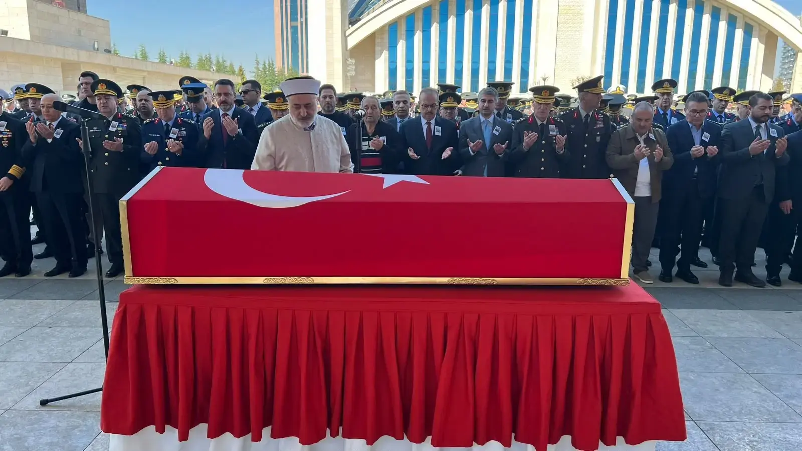 Ankara'daki askeri araç kazasında şehit olan Albay Sayit Gökgöz son yolculuğuna uğurlandı
