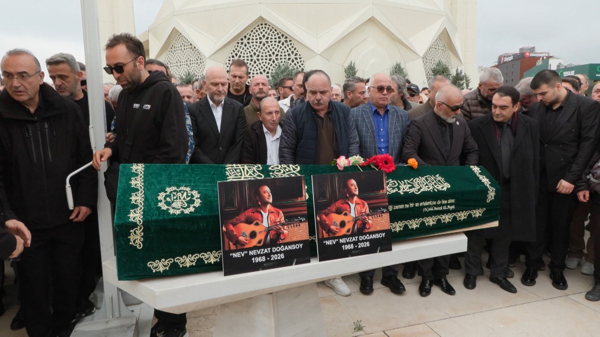 Nev olarak bilinen şarkıcı Nevzat Doğansoy Karacaahmet'te toprağa verildi