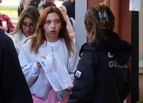 CANLI |  KPSS Ortaöğretim sona erdi! Temel soru kitapçığı ve cevap anahtarı yayımlandı