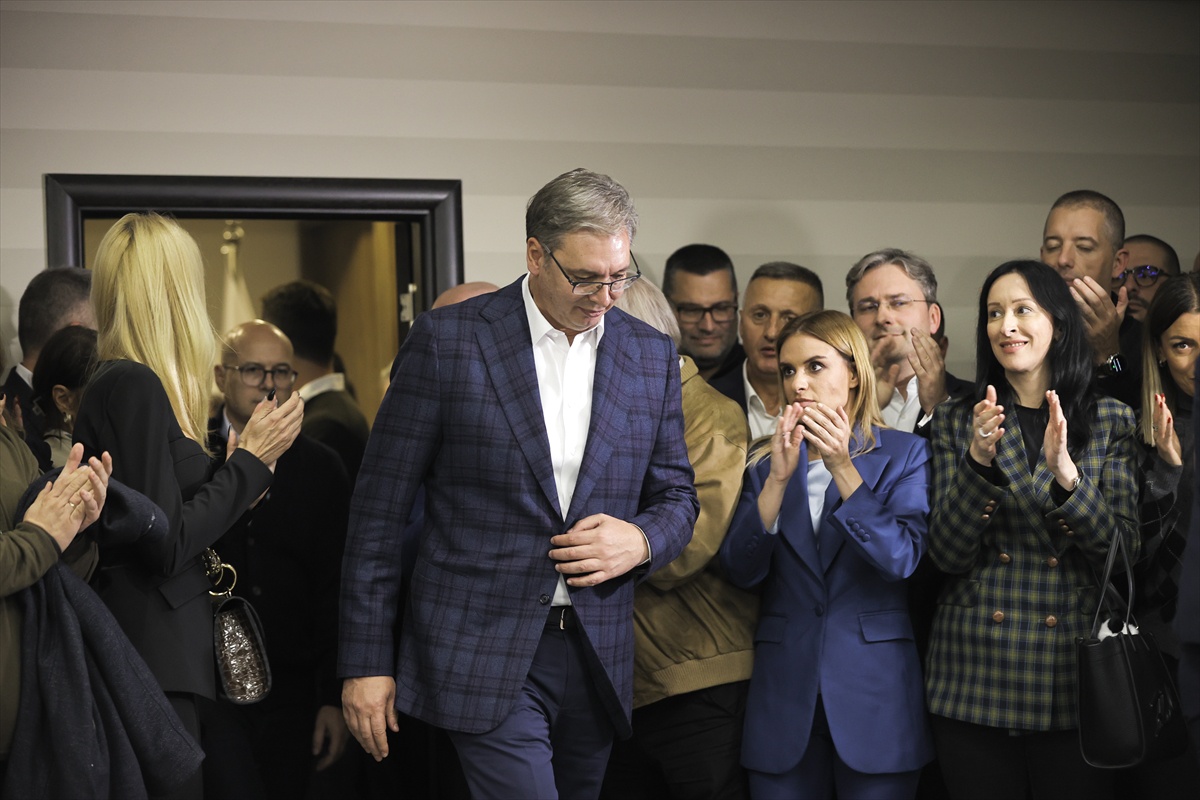 Sırbistan'da SNS adayı Vucic, erken seçimi Öğrenci Listesi'nin kazandığını açıkladı