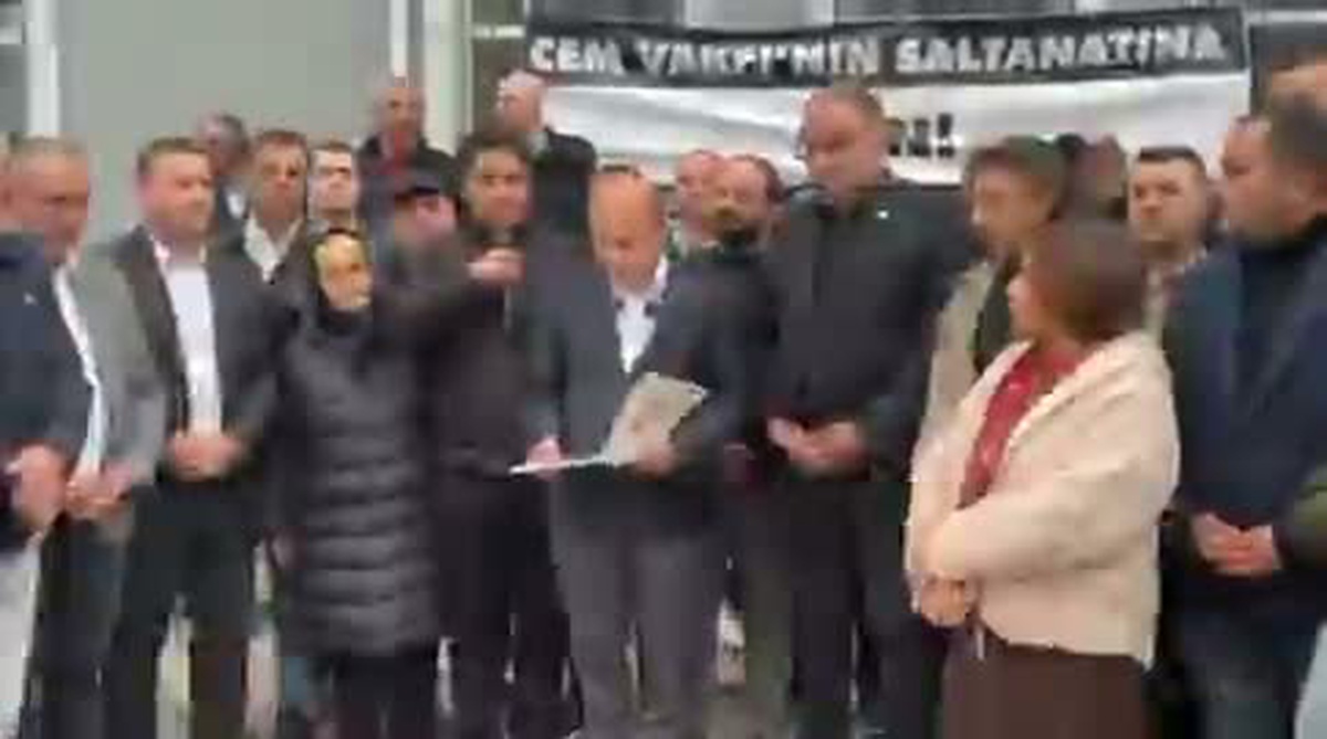 Özgür Karabat, Kıraç Cemevi'nin Cem Vakfı'na devrine tepki gösterdi