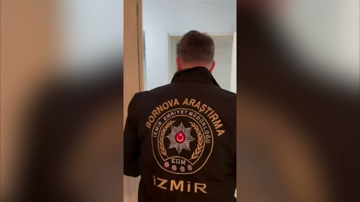 İzmir Bornova'da evde ve boş arazide yapılan aramada 43 bin 730 sentetik hap bulundu