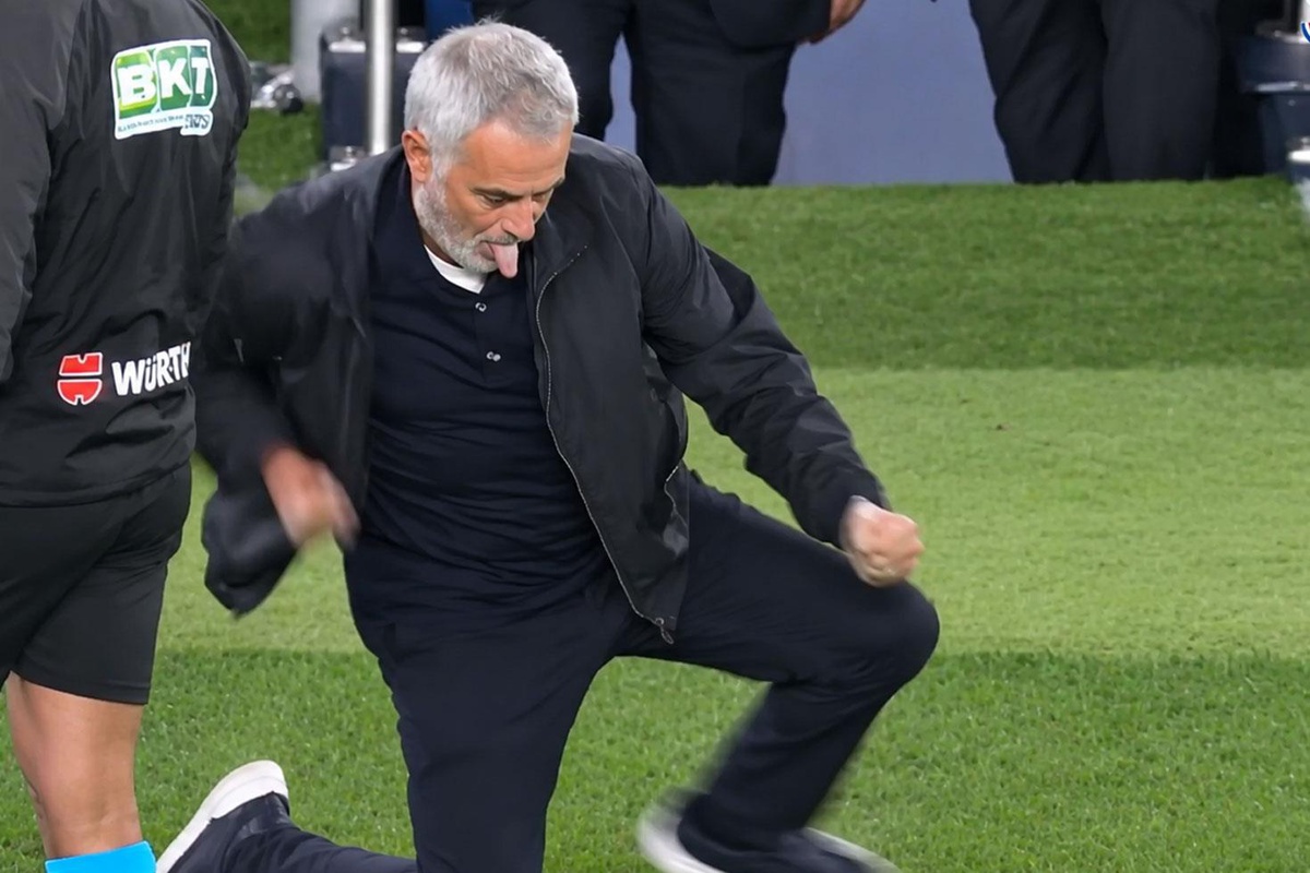 Mourinho'dan Barcelona taraftarını çıldırtan hareket