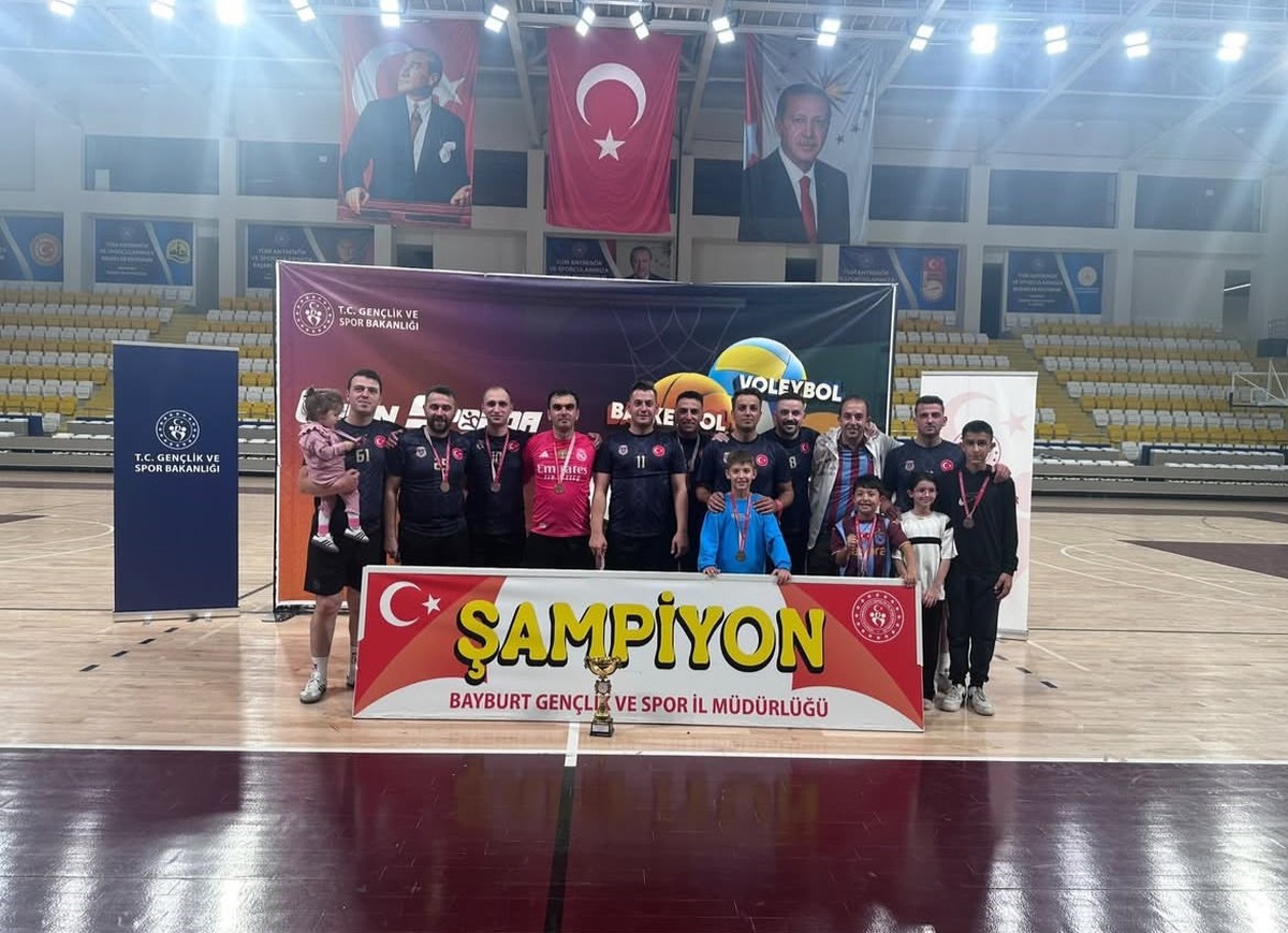 Bayburt'ta 4. Kamu Spor Oyunları Futsal İl Birinciliği'nde Açık Cezaevi şampiyon oldu