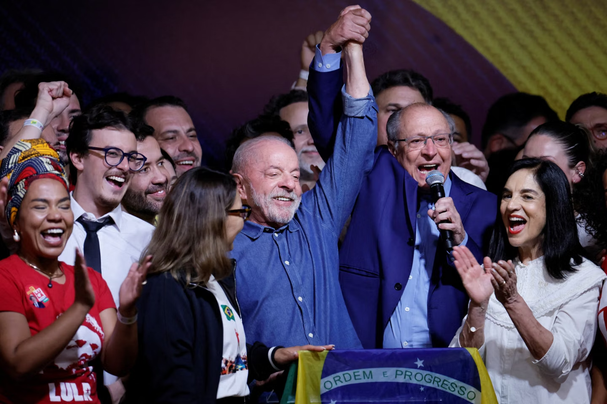 Brezilya'da ikinci turu Lula kazandı, rakibi Flavio Bolsonaro sonucu tanımadı