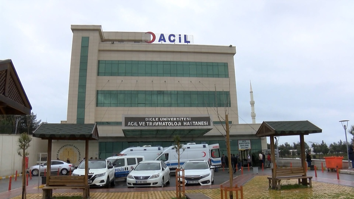 Diyarbakır'ın Sur ilçesinde silahlı kavgada bir kişi ağır yaralandı
