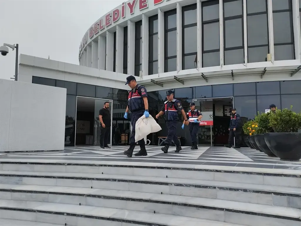 Bolu Belediyesi'ne operasyon! Belediye Başkan Yardımcısı Rasim Özdemir dahil 4 kişi gözaltında