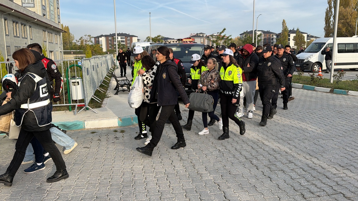 Kütahya merkezli yasa dışı bahis operasyonunda 35 şüpheli adliyeye sevk edildi