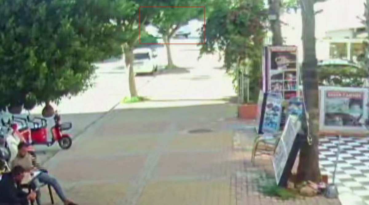 Alanya'da motosiklet ile minibüs çarpıştı, 20 yaşındaki üniversiteli genç kız öldü