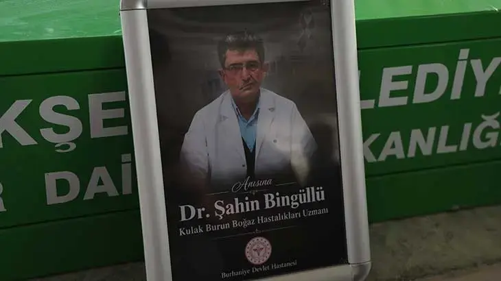 Önce çocuklara can yeleği giydirdi! Tekne faciasında can veren doktor toprağa verildi