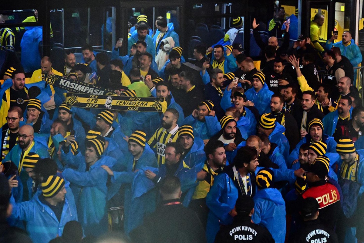 Fenerbahçe taraftarının stada girişinde kriz
