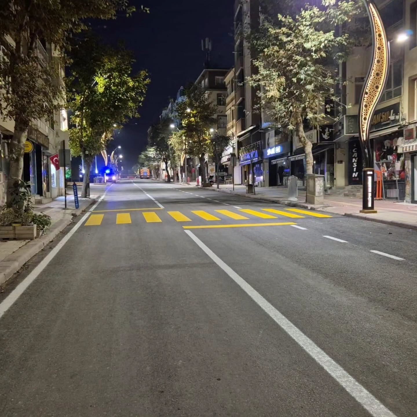 Yol Çizgileri ve Yaya Geçitlerinin Boyama İşlemleri Tamamlandı - T.C. Merzifon Belediyesi