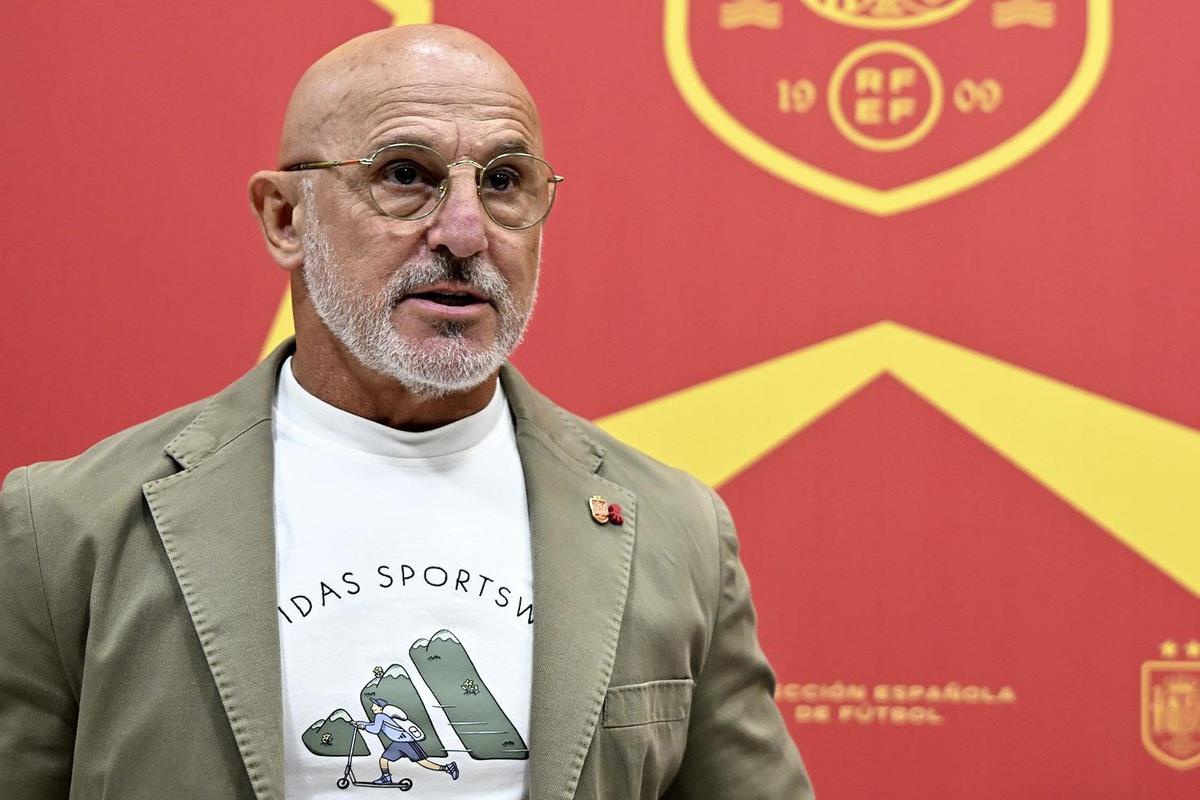 Luis de la Fuente kimdir? Johan Cruyff Ödülü'nü alan İspanya hocası hangi kupaları kazandı?