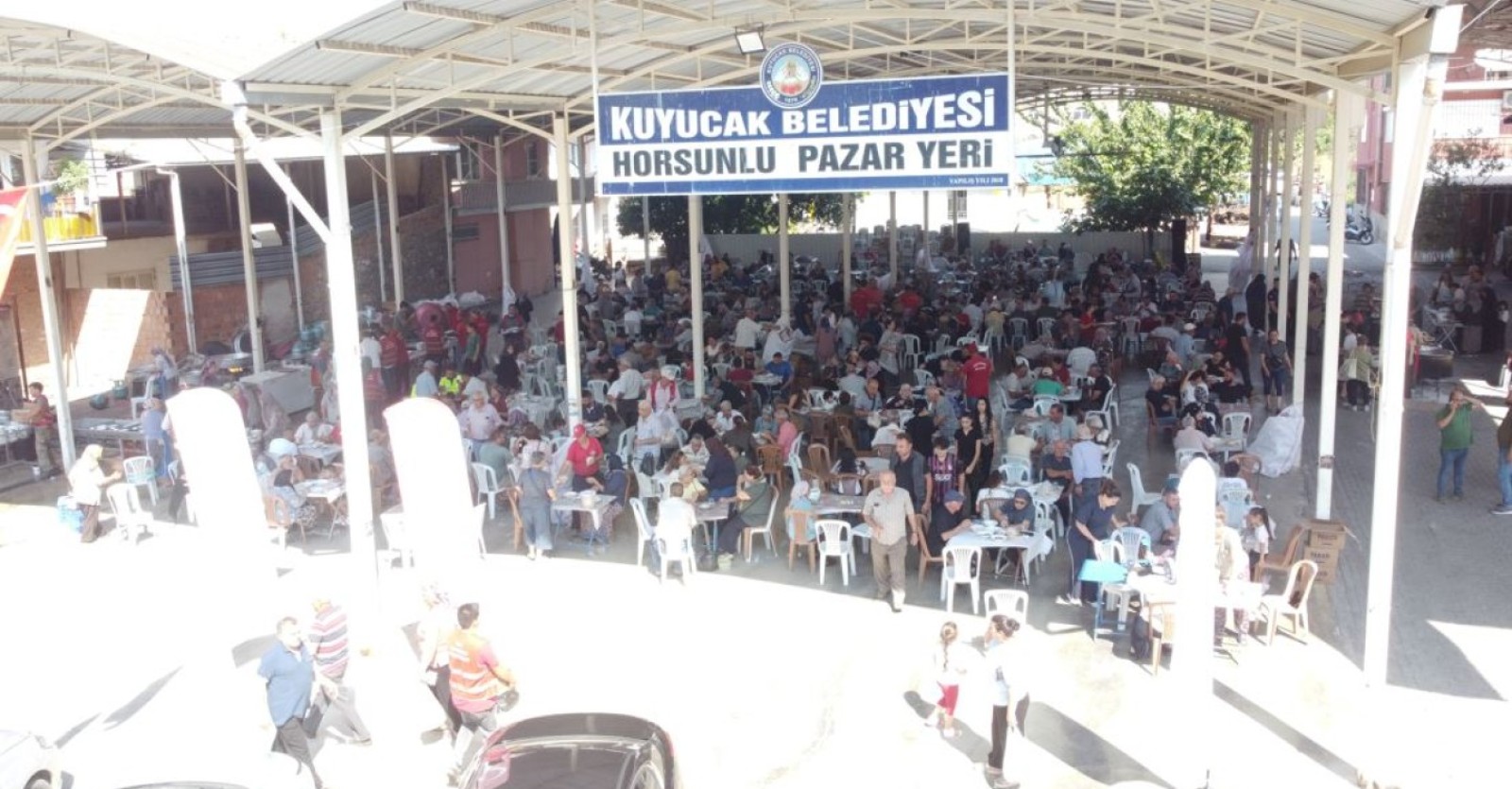Horsunlu'da Kurtuluş Gününe Özel 15 Kazan Keşkek Dağıtıldı Kuyucak’ın Horsunlu Mahallesi’nin düşman işgalinden kurtuluşunun 104. yıl dönümü dolayısıyla, her yıl geleneksel olarak düzenlenen keşkek hayrı Horsunlu Pazaryeri’nde gerçekleştirildi.Horsunlu’nun