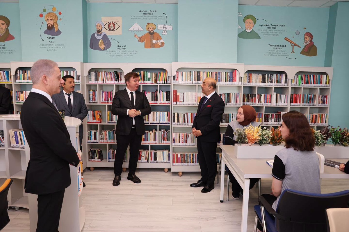 Erzincan Valisi Aydoğdu, TOGEM-DER işbirliğiyle yapılan okul kütüphanesini açtı