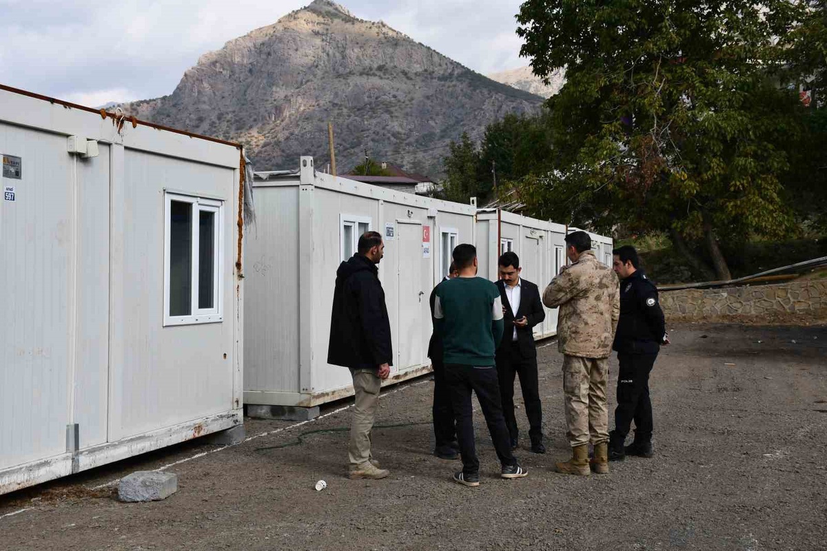 AFAD Beytüşşebap'ta selzedeler için 30 ailelik konteyner kent kurdu