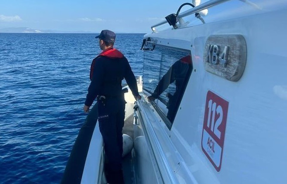 Aydın Kuşadası açıklarında jet skideki 3 şahısta 42 sentetik hap ele geçirildi