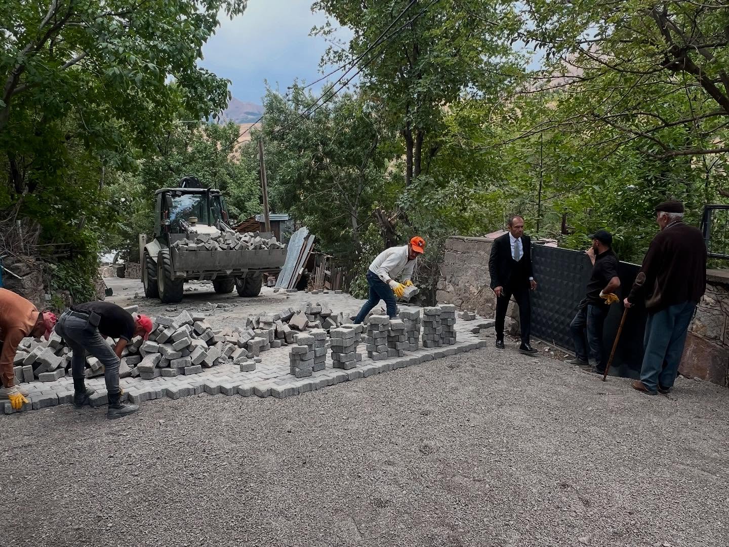 Kilitli parke taşı yapım i̇şimiz tüm hızıyla devam ediyor.
