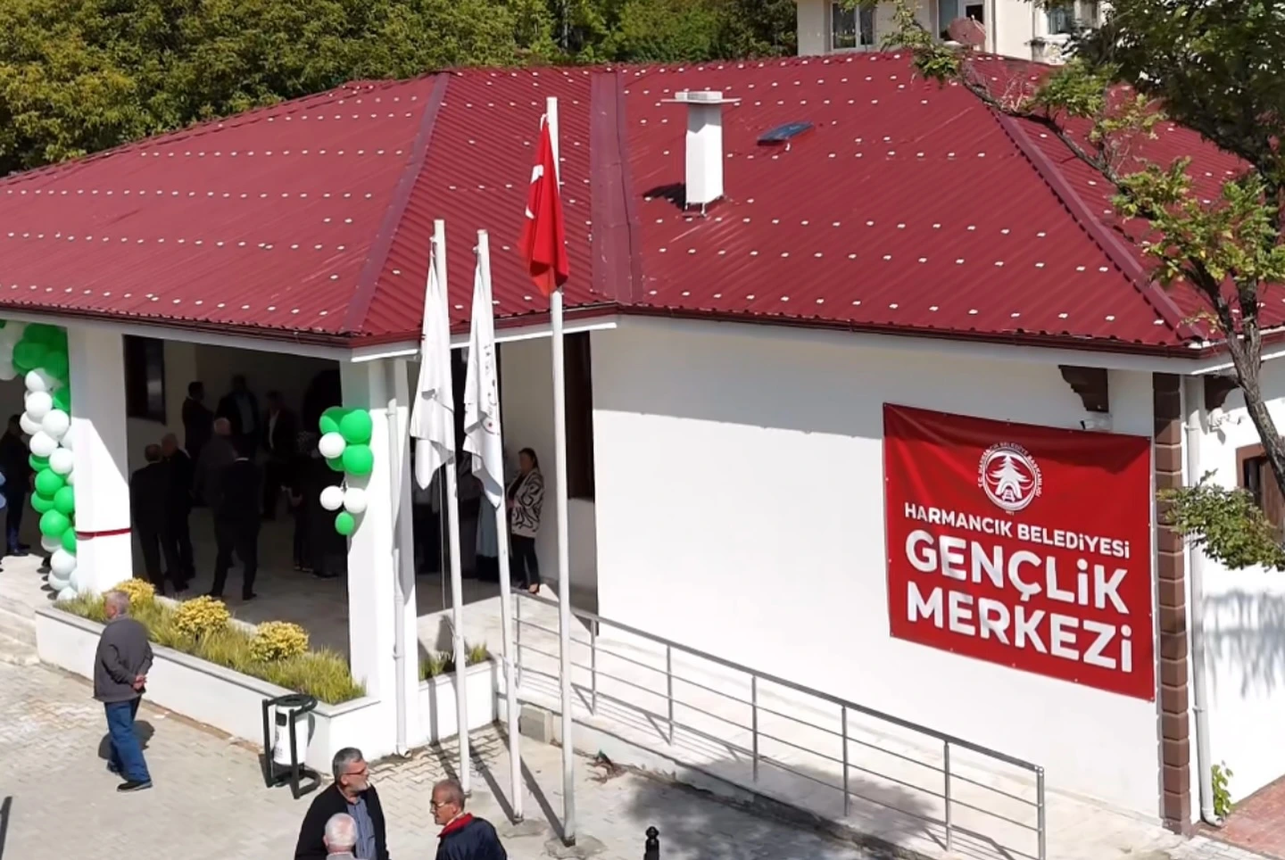 Gençlik Merkezi hizmet binası yapımı ve çevre düzenlemesi tamamlandı - Harmancık Belediyesi