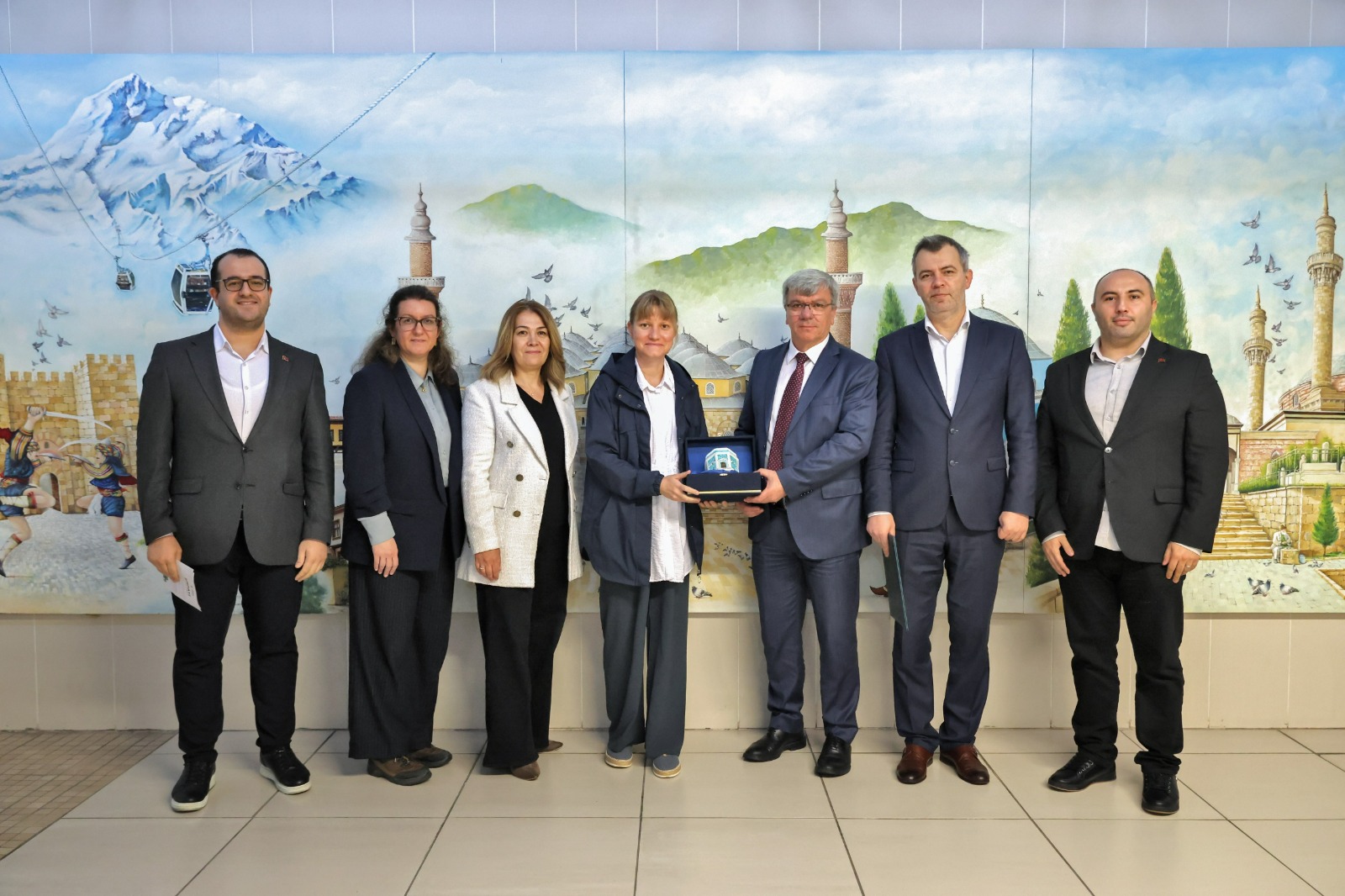 Büyükşehir’in sosyal hizmetlerine uluslararası ilgi