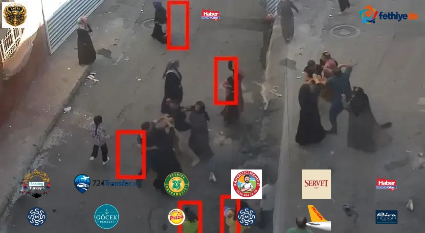 Çocukların kavgası cinayetle bitti! Kadınlar saç saça, erkekler yumruk yumruğa