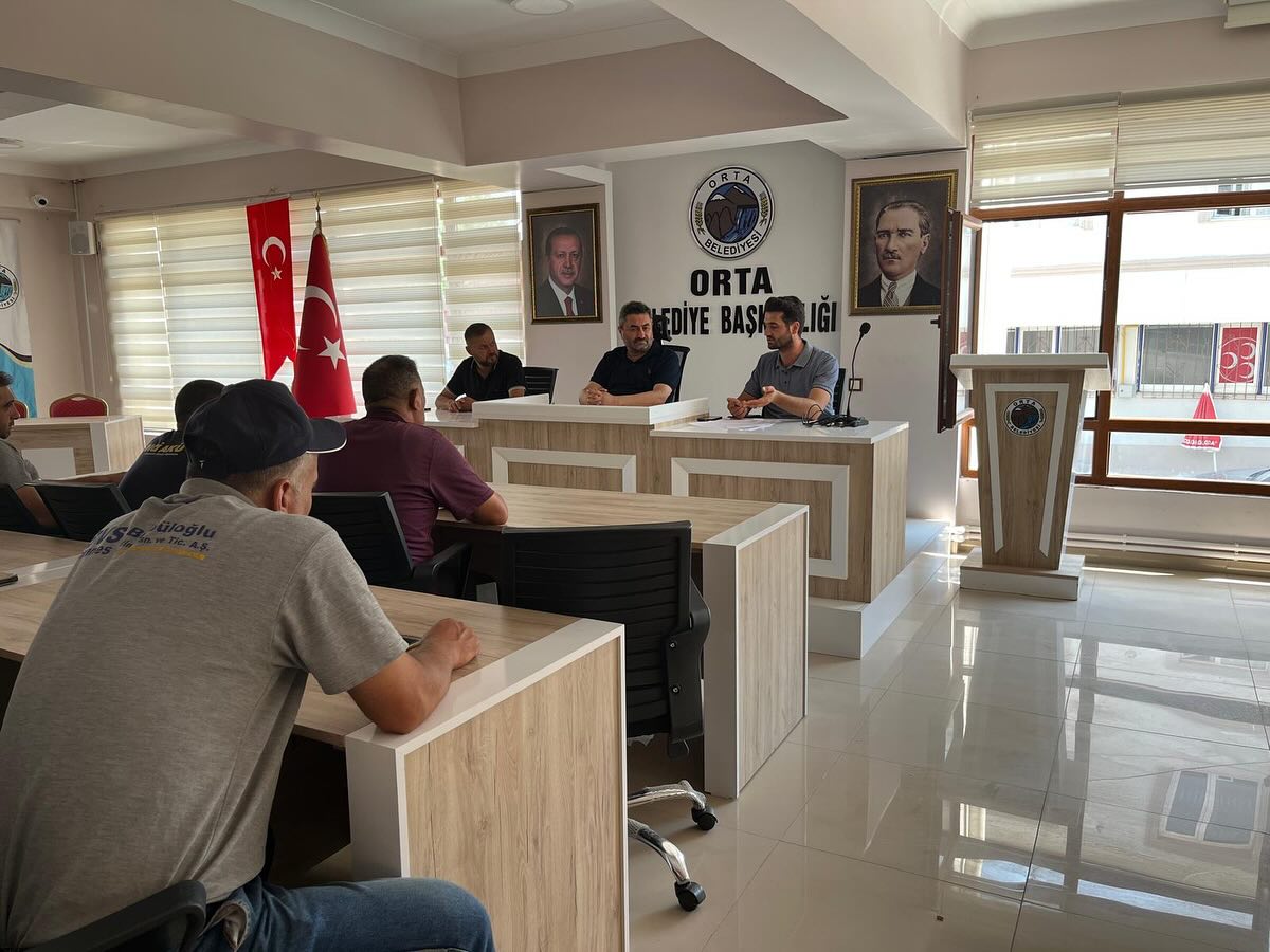 Esnaflarimiz i̇le küçük sanayi̇ si̇tesi̇ toplantisi
