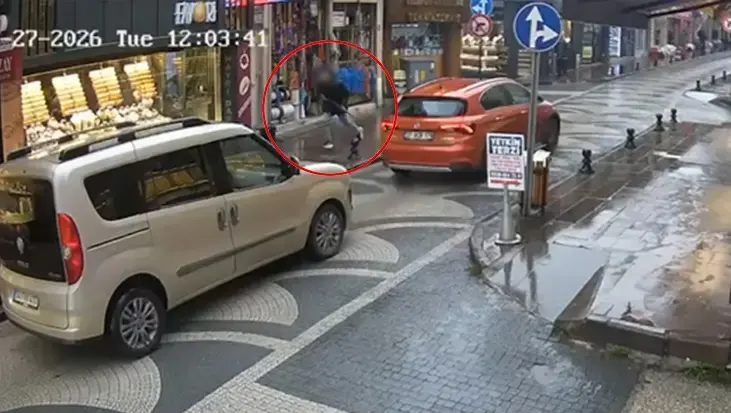 Kastamonu'da sokakta tüfekle dehşet anı kamerada! 4 kişi yaralandı