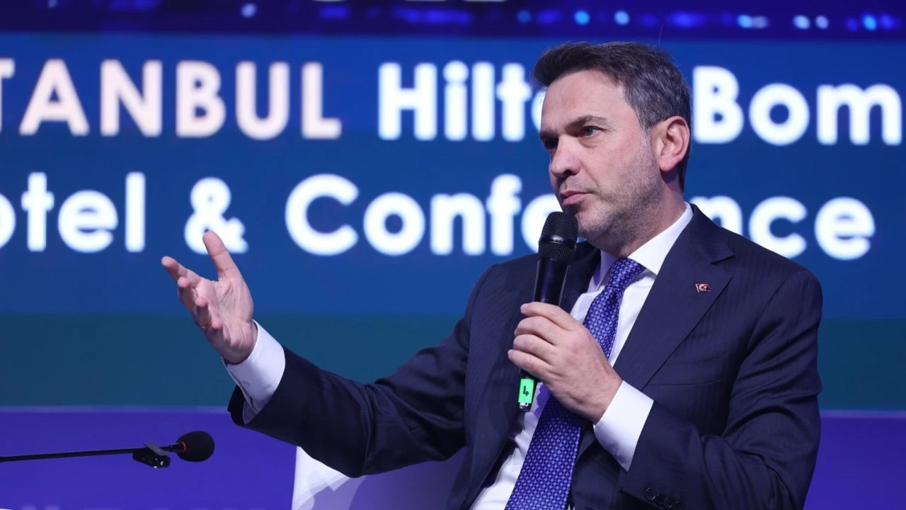 Bakan Bayraktar açıkladı: Enerjide yeni yol haritası 5 Kasım'da geliyor