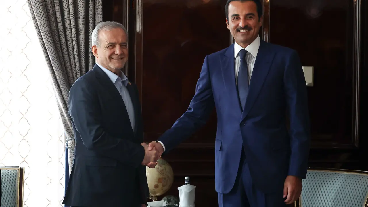 Pezeşkiyan Moskova'da: Katar Emiri ile görüştü
