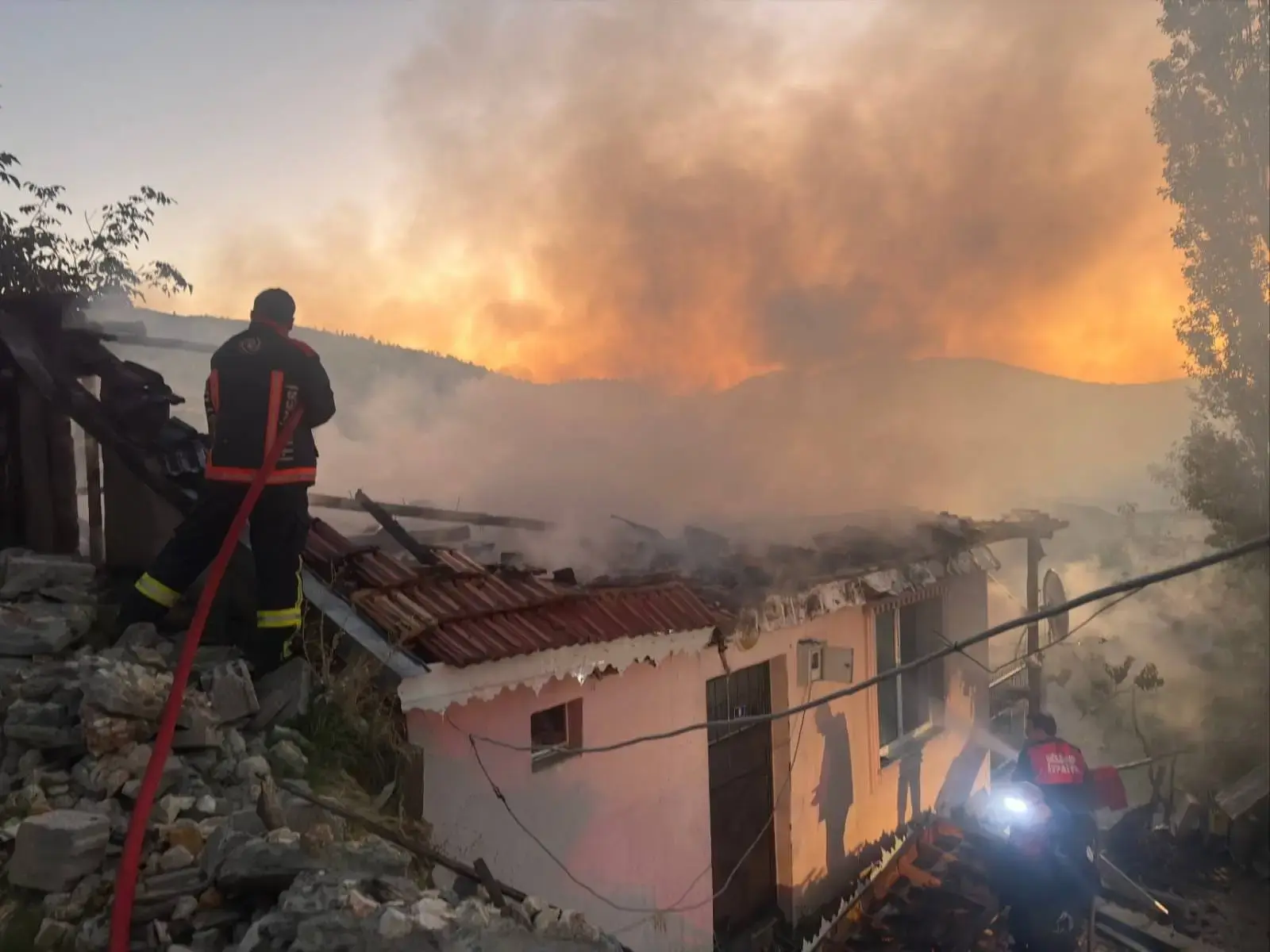 Adıyaman'da akılalmaz olay! Akrabasını yakarak öldürmeye çalıştığı iddia edildi