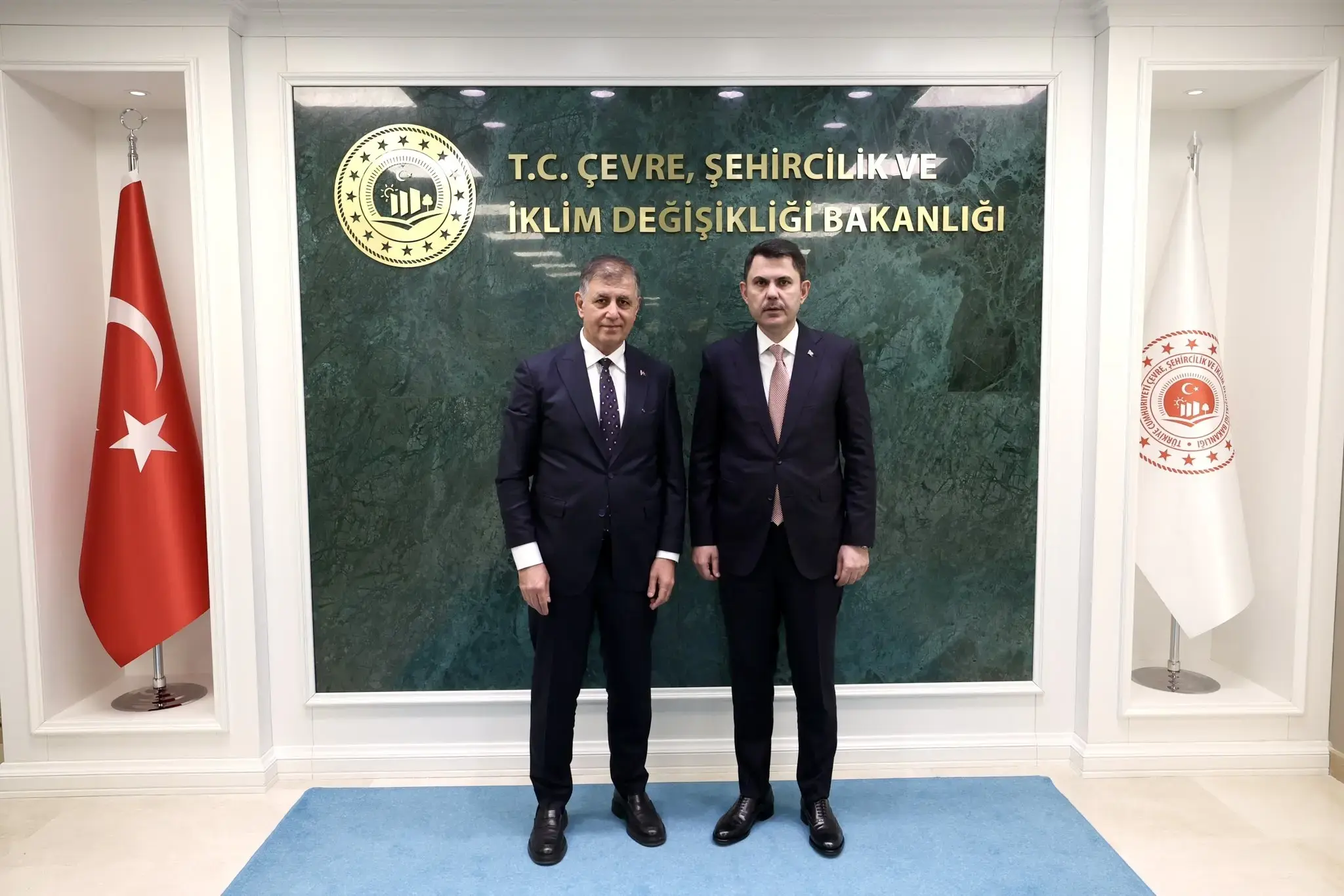 Bakan Kurum, İzmir Büyükşehir Belediye Başkanı Cemil Tugay ile görüştü! Masada Körfez Eylem Planı ve kentsel dönüşüm var