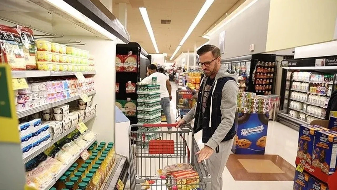 ABD'de tüketici güveni ekimde beklentileri aştı
