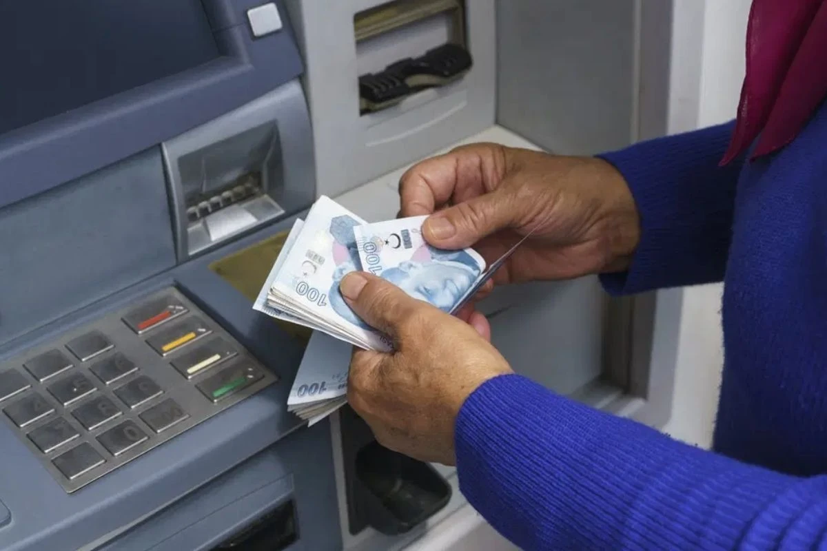 Emekli maaşlarına yeni düzenleme hazırlığı, enflasyon farkının yanı sıra refah payı verilmesi gündemde