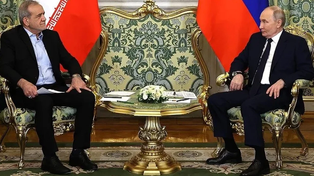 Putin ve Pezeşkiyan Moskova'da kritik görüşme