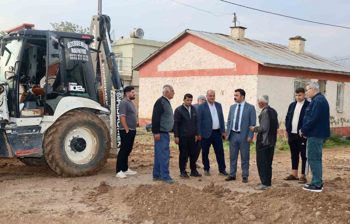 Adıyaman Kahta'da Kaymakam Soysal, Bağbaşı ve Gökçe'de altyapı çalışmalarını inceledi