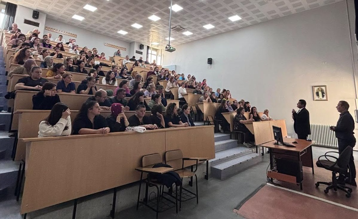 TÜ hastane personeline 8 oturumluk iletişim ve beden dili eğitimi verildi