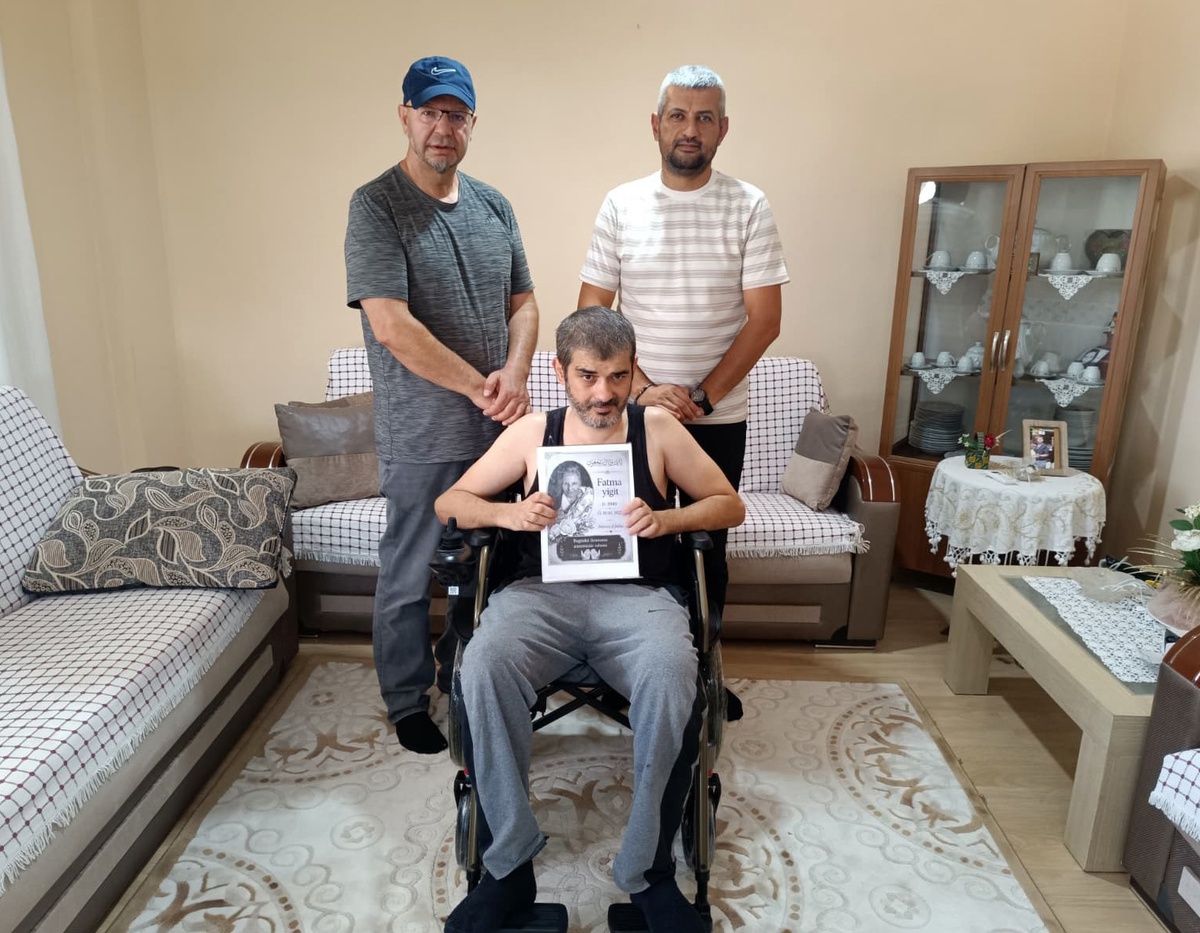 Fatma Yiğit'in vasiyetiyle 6 akülü sandalye Antalya'da ihtiyaç sahiplerine verildi