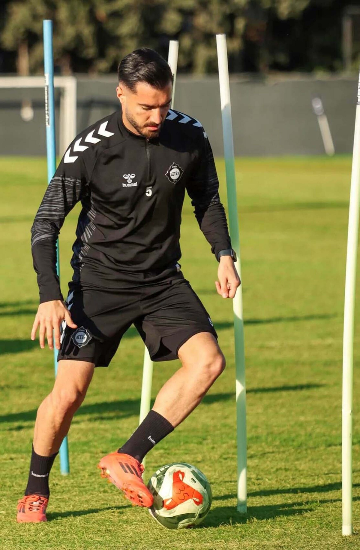Altay kaptanı Sefa Özdemir son 2 haftada penaltıya neden olup kendi kalesine gol attı