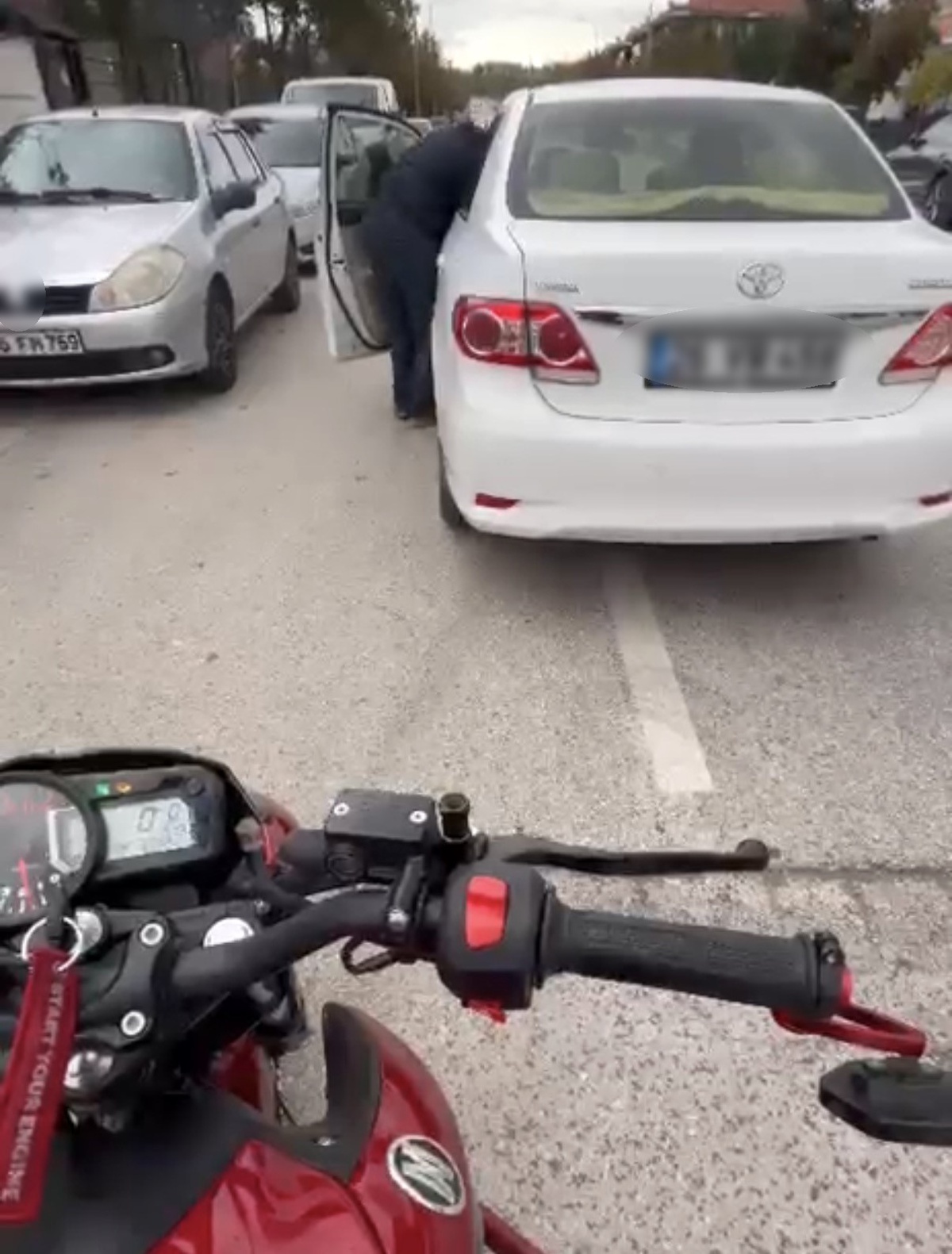 Eskişehir'de sürücü, emekli polis olduğunu iddia edip ceza yazdıracağını söyledi